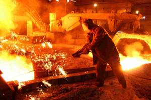 В Брянской области зарплаты металлургов выросли на 23 тысячи рублей