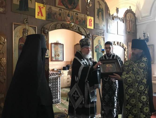 Карачевский монастырь получил старинную икону «Споручница грешных»