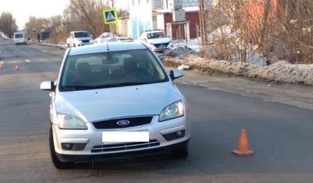 В Брянске водитель Ford разбил голову и сломал ногу 11-летнему школьнику