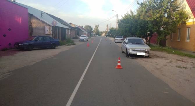 В Клинцах водитель «ВАЗ» разбил голову лежавшей на дороге 19-летней девушке
