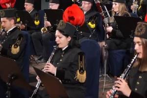 Польский оркестр сыграл ко Дню Победы «Шумел сурово Брянский лес»
