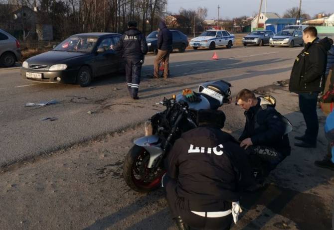 В Новозыбкове произошло первое весеннее ДТП с мотоциклом