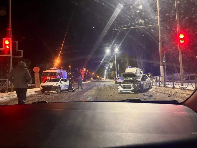 В Брянске в жутком ДТП с двумя такси Uber пострадала 34-летняя женщина