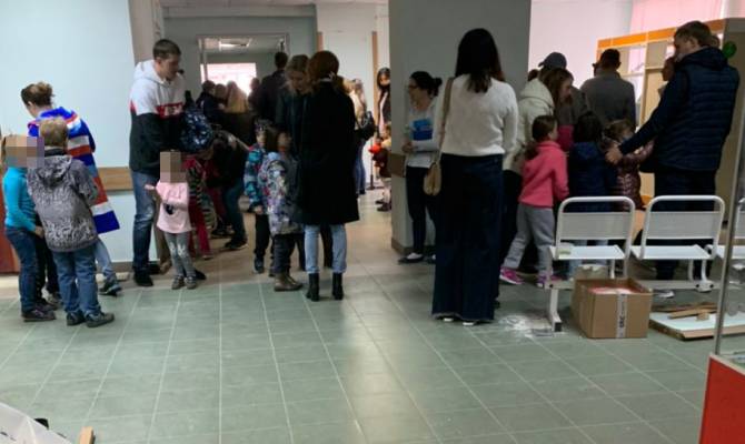 В брянской детской поликлинике выстроилась огромная очередь на манту 