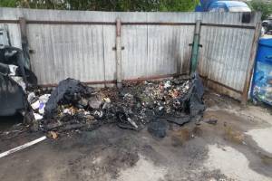 В Сельцо сожгли четыре пластиковых контейнера для ТКО