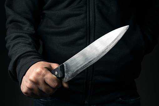 В Стародубе пьяный мужчина убил 55-летнюю женщину ножом в глаз
