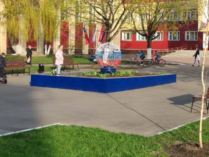 Возле брянского ДК Кравцова фонтан превратили в клумбу