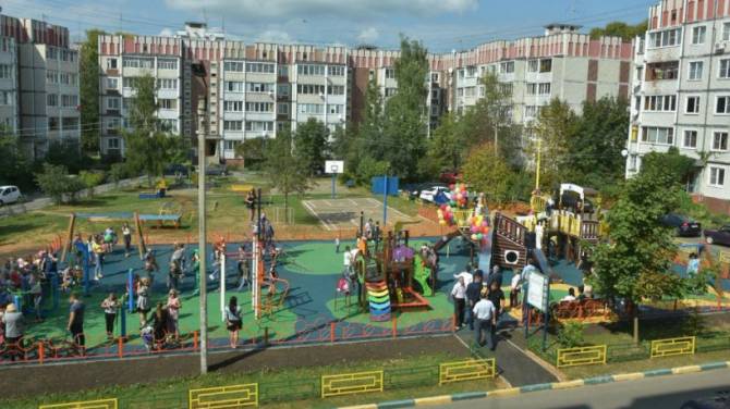 В Брянской области отремонтируют 129 дворов