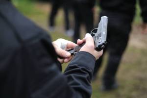 Брянским полицейским разрешат стрелять на поражение при любой угрозе