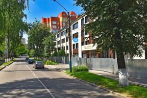В Брянске на улице Горького срубят 9 аварийных деревьев