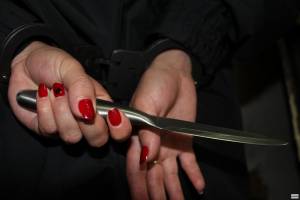 В Унече пьяная женщина пырнула ножом друга своего мужа