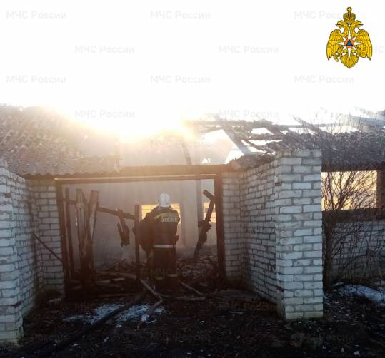 В Погарском районе сгорела пристройка к дому