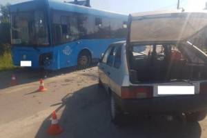 В Брянске 4 человека ранены в ДТП с автобусом №9