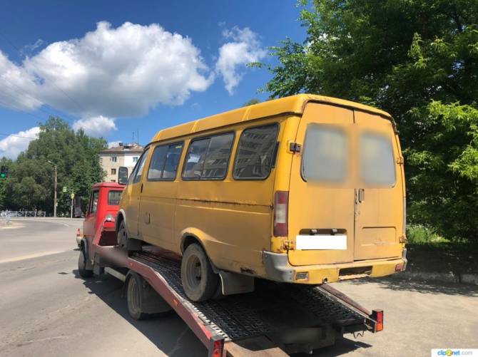 В Брянске водитель возил пассажиров на маршрутке с неисправным рулем