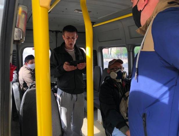 В брянских автобусах и маршрутках нашли 23 водителя без масок