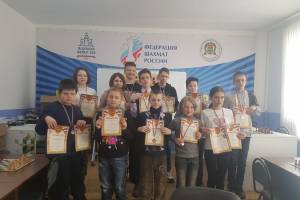 Ребята из брянского лицея №1 победили на соревнованиях по шахматам