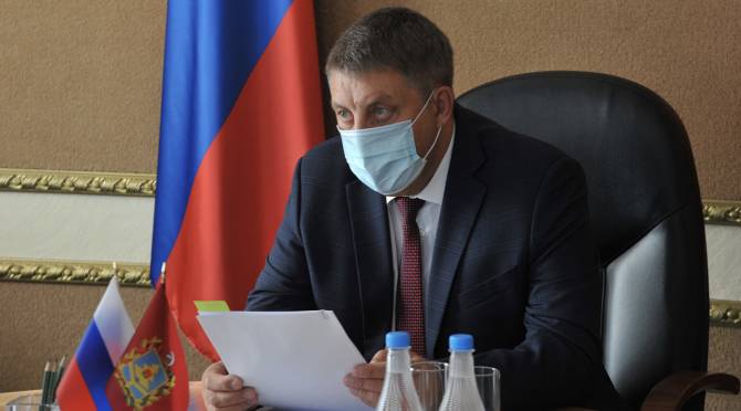 В Брянской области разрешили не носить маски на улице