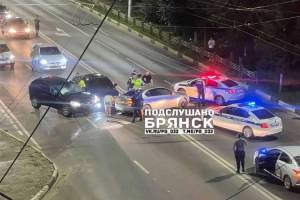 В Брянске произошло тройное ДТП на улице Дуки