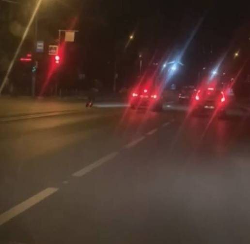 В Брянске сняли видео экстремального заезда на электросамокате
