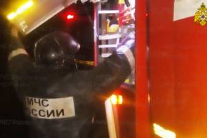 На ночном пожаре в Бежице пострадал человек