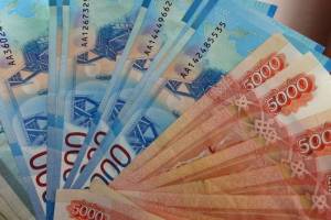 Многодетной матери из Клинцов выделили 50 тысяч рублей на лечение дочери