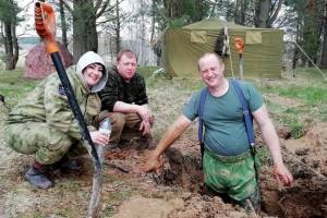 Брянские поисковики нашли останки 9 бойцов Красной армии