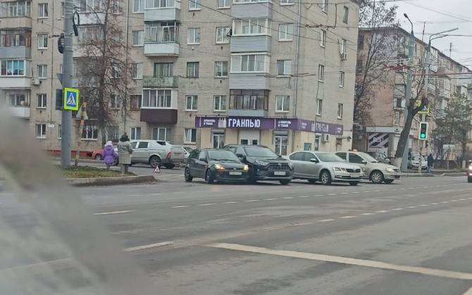 В Брянске на Ульянова разбились две легковушки