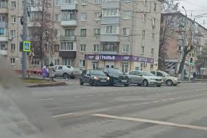В Брянске на Ульянова разбились две легковушки