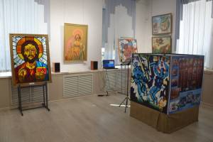 В Брянске открылась выставка памяти художника Юрия Новикова