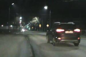 В Брянске пьяный парень угнал автомобиль и устроил гонки с ДПС