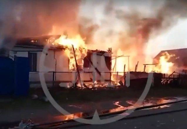 В Белой Березке после обстрела ВСУ загорелись два жилых дома 