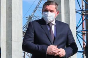 Экс-брянский политик Бочаров раздал пенсионерам маски