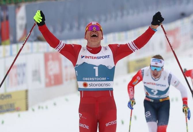 Брянский лыжник Большунов впервые стал чемпионом мира