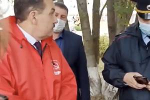 В Брянске случился скандал между полицейскими и депутатами КПРФ