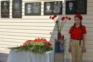 В Гордеевке увековечили память о двух погибших в ходе спецоперации земляках