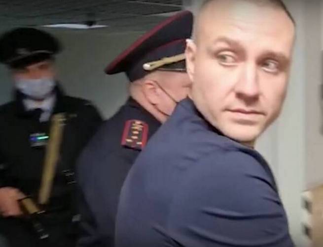 В Брянске бывшего борца с коррупцией осудили за мошенничество