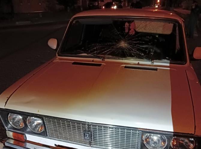 В Клинцах начинающий 18-летний водитель «ВАЗ» разбил голову женщине