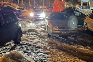 В брянском ЖК «Речной» началась ожесточённая война с водителями 