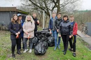 Брянские студенты помогли очистить от мусора Нижний Судок