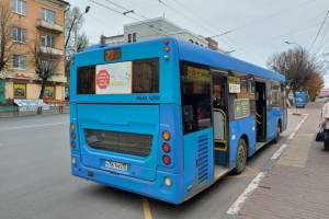 В Брянской области 90 автобусов оклеили световозвращателями