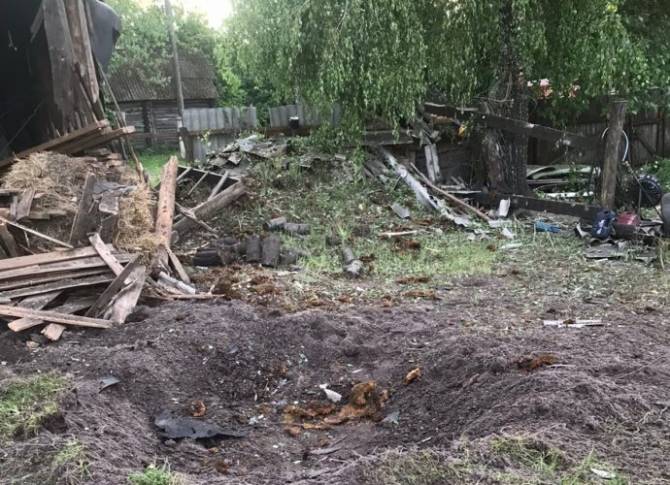 Появились фото последствий обстрела села Соловьевка Климовского района