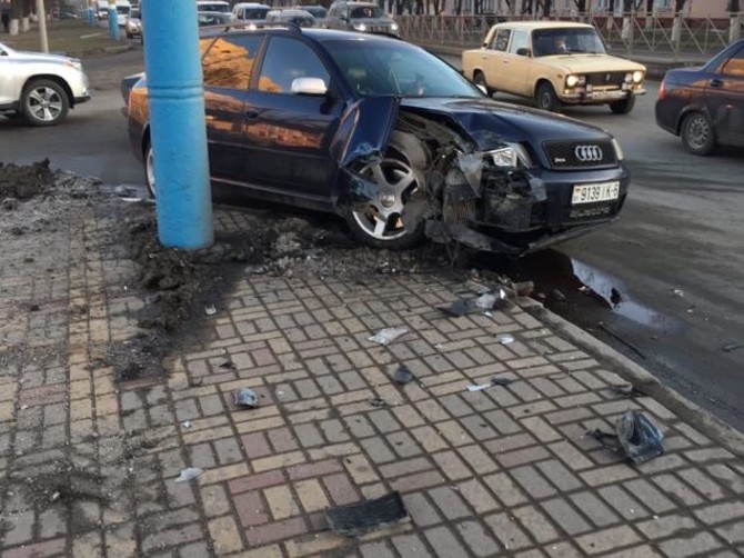 В Брянске  обещают вознаграждение свидетелям аварии возле ТЦ «Европа»