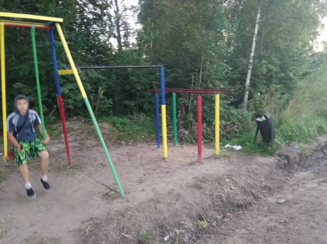 Жителей Новозыбкова поссорила детская площадка на месте старого кладбища