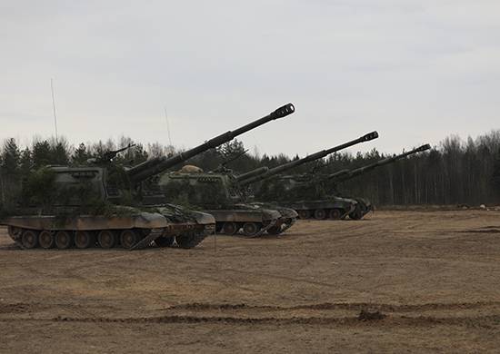 Брянские артиллеристы получили модернизированные гаубицы Мста-СМ2