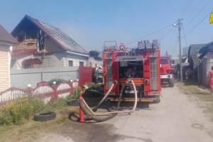 В брянском посёлке Октябрьский сгорел жилой дом