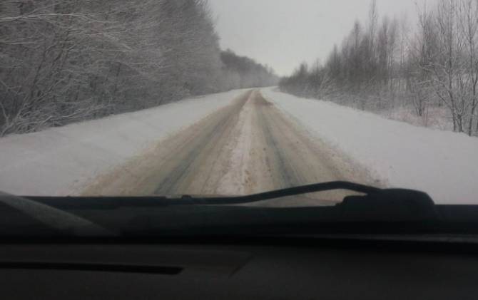 Брянские дорожники не могут справиться с последствиями снегопада