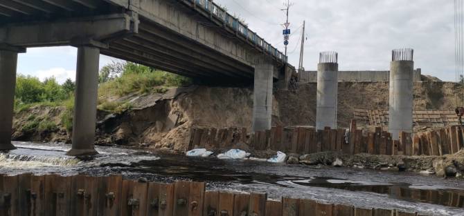 В Брянске возводят самую сложную опору Литейного моста