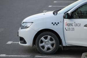 Информацию о поездках брянцев на такси передадут в ФСБ