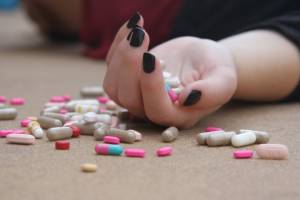 В Новозыбкове откачали наглотавшуюся таблеток 19-летнюю девушку