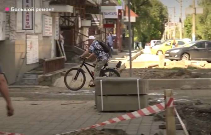 Брянские власти обещают восстановить тротуары на улице XXII Съезда КПСС